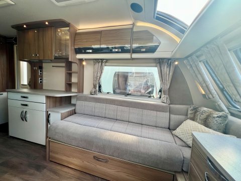 Swift Elegance 480 11