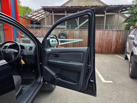 Toyota Hilux ACTIVE 4X4 D-4D DCB 19