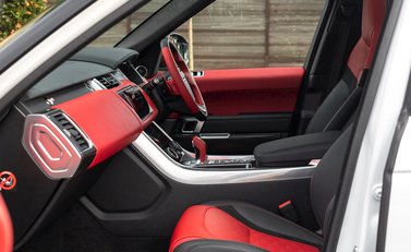 Land Rover Range Rover Sport 5.0 SVR 16