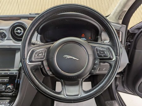 Jaguar XJ 3.0 XJ Portfolio V6 D Auto 4dr 67
