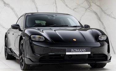 Porsche Taycan 4S Cross Turismo 1