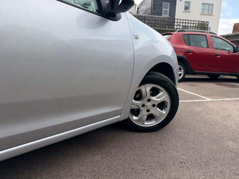 Dacia Sandero 1.5 dCi Laureate Euro 5 5dr 34