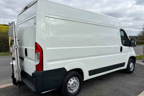 Citroen Relay 35 L2H2 Enterprise Panel Van with Tail Lift 2