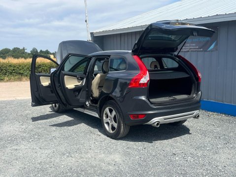 Volvo XC60 2.4 D5 R-Design Nav Geartronic AWD Euro 5 5dr 17