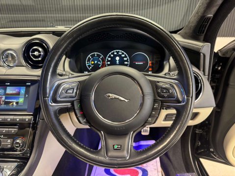 Jaguar XJ 3.0d V6 R-Sport Saloon 4dr Diesel Auto Euro 6 (s/s) (300 ps) 43