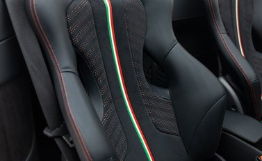Ferrari 488 SPIDER 19
