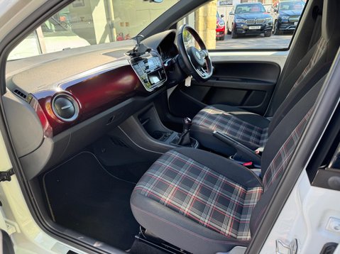 Volkswagen Up GTI 30