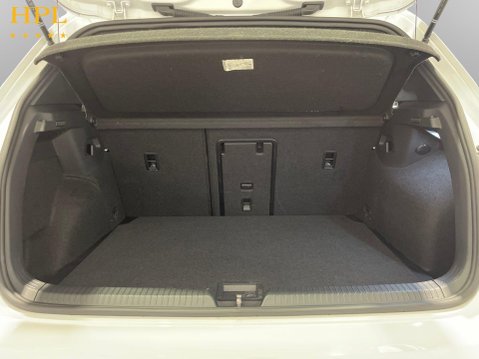 Volkswagen Golf 2.0 TSI R Hatchback 5dr Petrol DSG 4Motion Euro 6 (s/s) (320 ps) 21