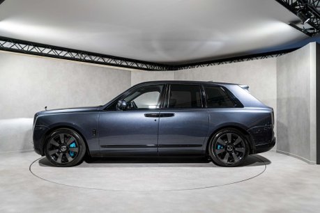 Rolls-Royce Cullinan V12. DYNAMIC PACKAGE. ACTIVE CRUISE. SHOOTING STAR HEADLINER. HUD 8