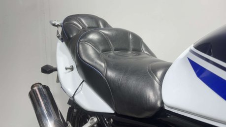 Suzuki Bandit 1200 2005 ONLY 21K NEW MOT SERVICED VERY CLEAN ICONIC MK2 NAKED 41