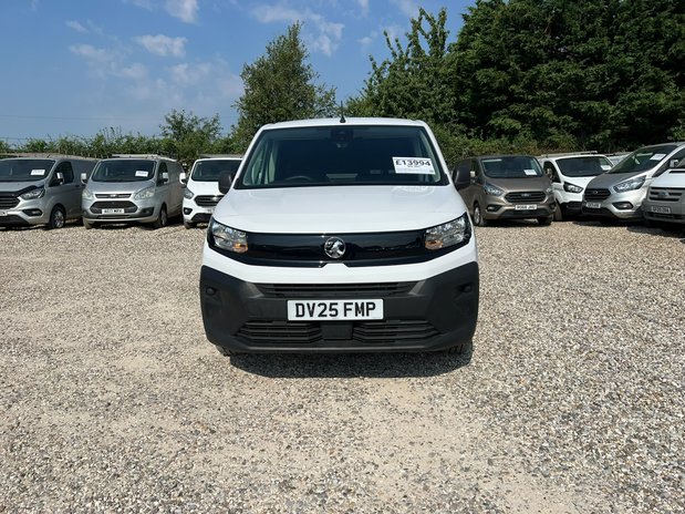 Vauxhall Combo SWB L1H1 Low Roof Category S Prime Air Con Sensors EURO 6 NO VAT 3