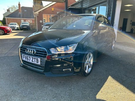 Audi A1 TFSI SPORT NAV 2