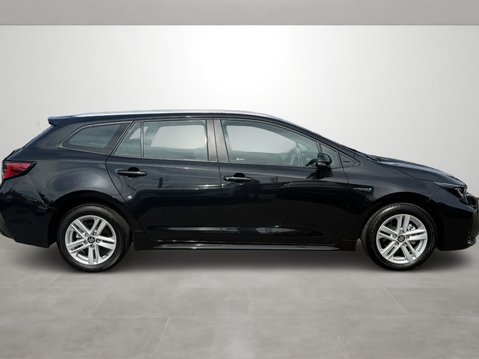 Suzuki Swace 1.8 Hybrid Motion Estata 10