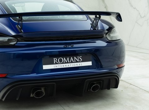 Porsche Cayman GT4 (718) 26