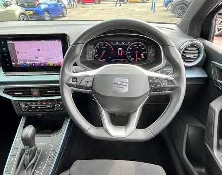 SEAT Arona 1.0 Arona Xperience Luxury EcoTSI Semi-Auto 5dr 17