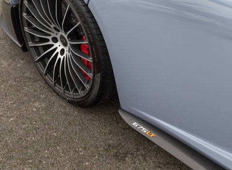 McLaren 675LT Spider 32