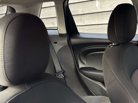 Mini Hatch 1.5 Cooper Classic 5dr 38