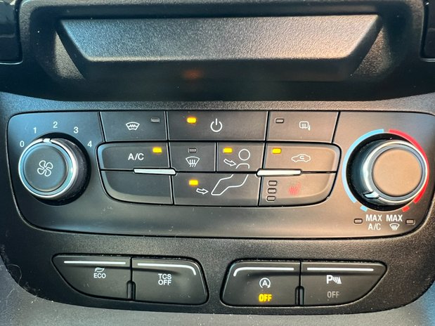 Ford Transit Connect AUTO (SOLD) LWB L2H1 Low Roof Limited Air Con Alloys Sensors EURO 6 NO VAT 31