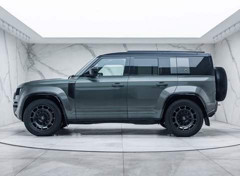 Land Rover Defender OCTA EDITION ONE 2