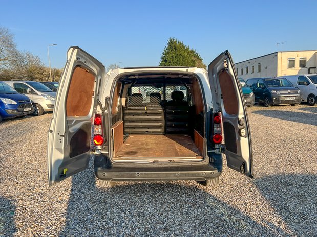 Peugeot Partner SWB L1H1 (SOLD) Low Roof Professional Air Con Nav Sensors EURO 6 NO VAT 9