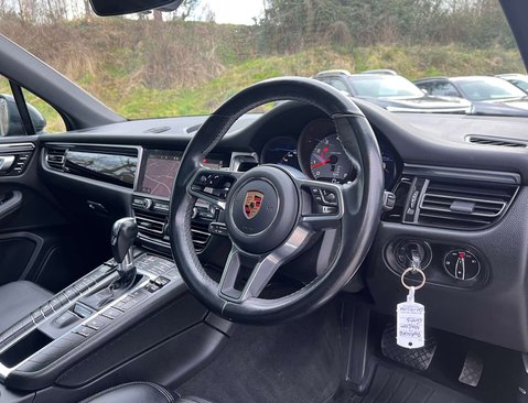 Porsche Macan 3.0 Macan S Semi-Auto 4WD 5dr 16