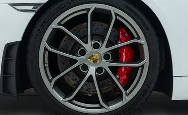 Porsche 718 SPYDER 30