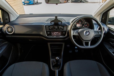 Volkswagen Up BASE 3