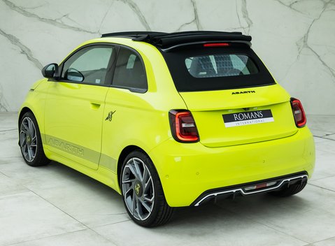 Abarth 500e Scorpionissima Cabrio 10