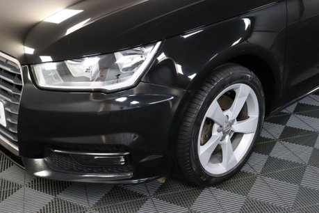 Audi A1 TFSI SPORT 30