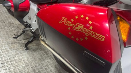 Honda ST 2004 38K FULL LUGGAGE NEW MOT SERVICED BIG CC TOURER BIKE 7