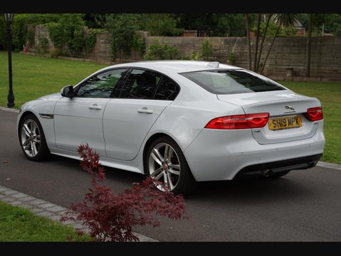 Jaguar XE 2.0i GPF R-Sport Auto Euro 6 (s/s) 4dr 8