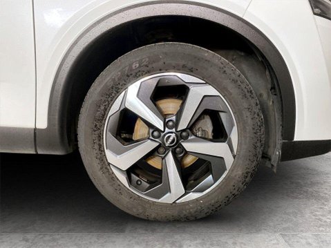 Nissan Qashqai 1.3 DIG-T MHEV N-Connecta SUV 5dr Petrol Hybrid Manual Euro 6 (s/s) (140 ps 10