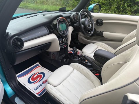 Mini Convertible COOPER 18
