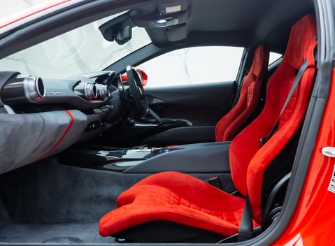 Ferrari 812 Competizione 19