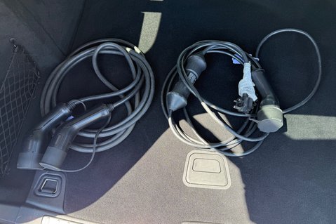 Volvo V60 RECHARGE T6 INSCRIPTION AWD - FULL MAIN DEALER SERVICE - HUGE SPEC 61