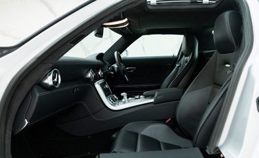 Mercedes-Benz SLS AMG 22