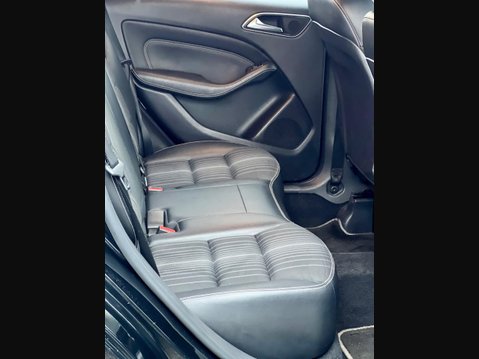 Mercedes-Benz B Class 1.7 B180 BlueEfficiency Sport 5dr 50