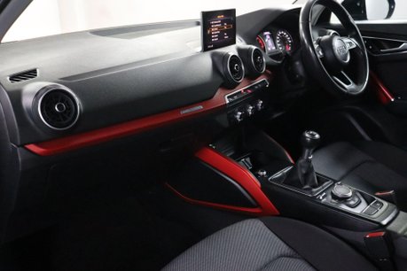 Audi Q2 TFSI SPORT 23