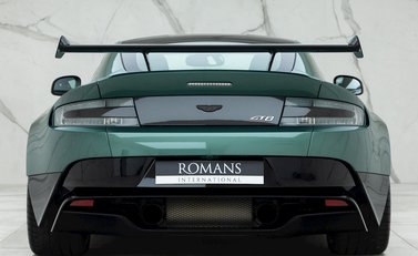 Aston Martin Vantage GT8 5