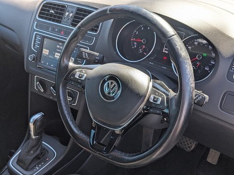 Volkswagen Polo SEL TSI DSG 20