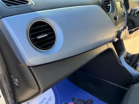 Hyundai i10 1.2 SE Euro 5 5dr 31