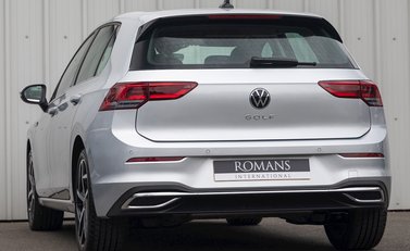 Volkswagen Golf 8 2.0 TDI Style 3