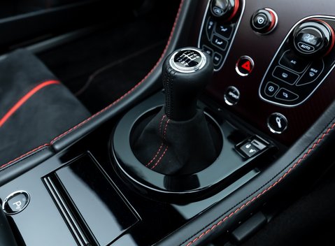 Aston Martin V12 Vantage S Roadster 25