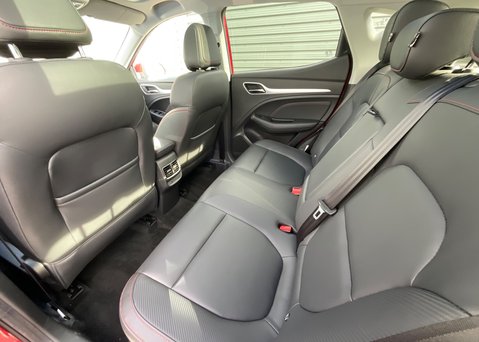 MG ZS EV 72KWH TROPHY 17