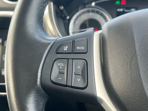 Suzuki Vitara SZ5 MHEV 30