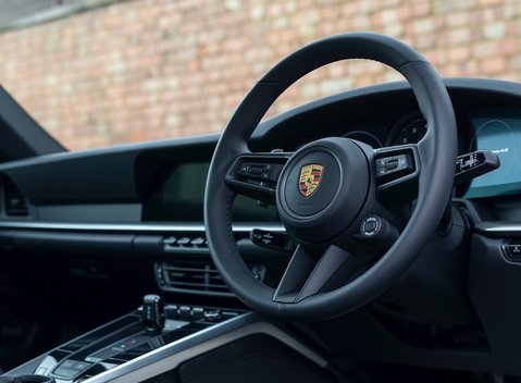 Porsche 911 Carrera 4S (992) 11