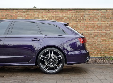 Audi RS6 Avant 24