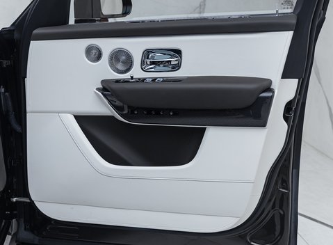 Rolls-Royce Cullinan Series II BLACK BADGE 33