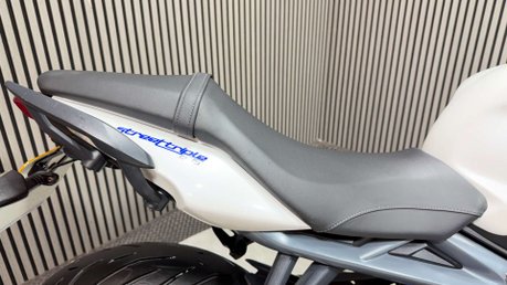 Triumph Street Triple 2013 ONLY 19K, QUICKSHIFTER, ARROW PIPE, NEW MOT 28