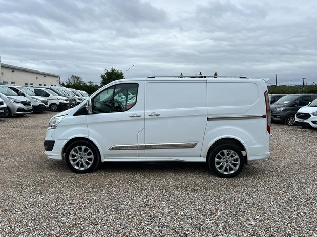 Ford Transit Custom SWB L1H1 Sport 155 Tdci Air Alloy Nav 1 OWNER NO VAT 1
